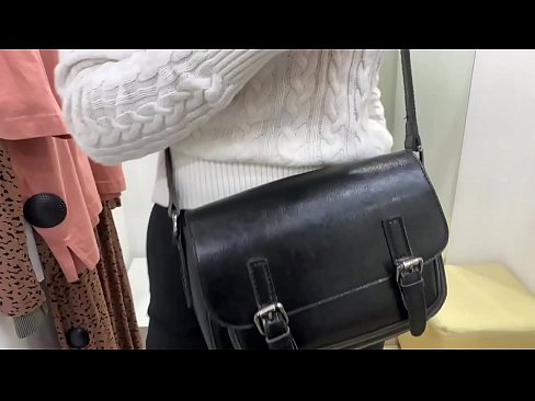 ❤️ 年轻婊子FeralBerry在试衣间用假阳具公开自慰 ❤️ Quality sex ❌️