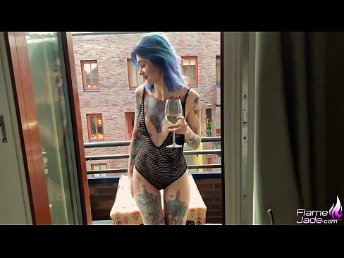 ❤️ 巨大的女孩大口吸吮,在空旷的天空下热情地做爱 ❤️ Quality sex ❌️
